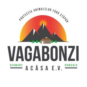 Logo mit Bergen, einem Sonnenuntergang und einer Hütte im Vordergrund. Der Text darüber lautet PROTECȚIA ANIMALELOR FĂRĂ STĂPÂN. Darunter steht in großer Schrift VAGABONZI, darunter Deutschland und Rumänien, und unten ACASĂ E.V.